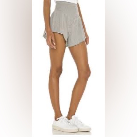 Lovers + Friends Rosabelle Shorts in Grey 🦋 - Picture 4 of 9